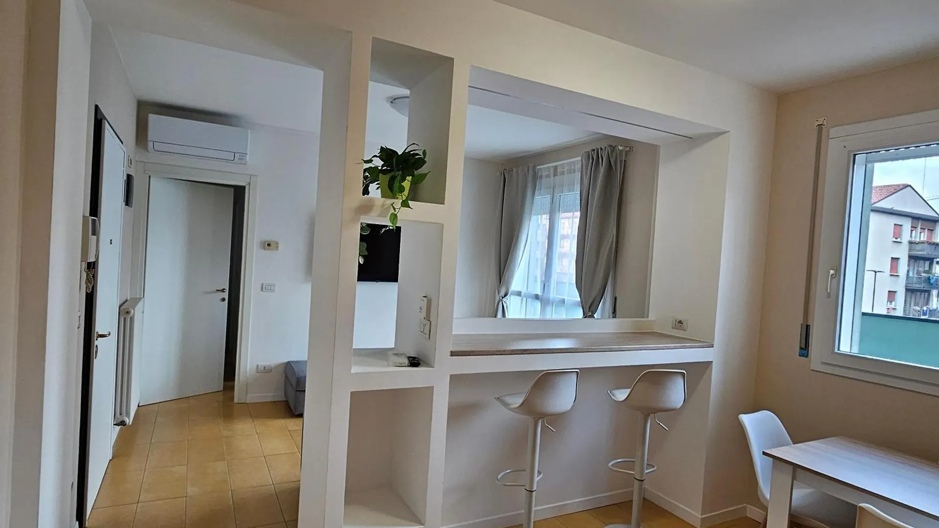Venice Urban Apartment contacts